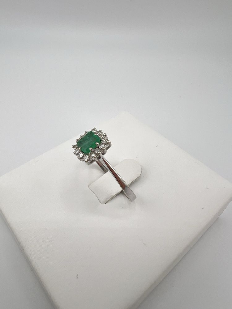 Pierscionek zloty szmaragd i diamenty