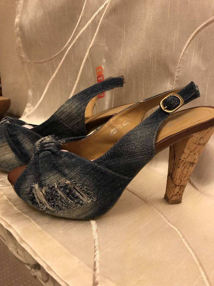 Buty jeansowe  Claudia Ghlzzani r. 38