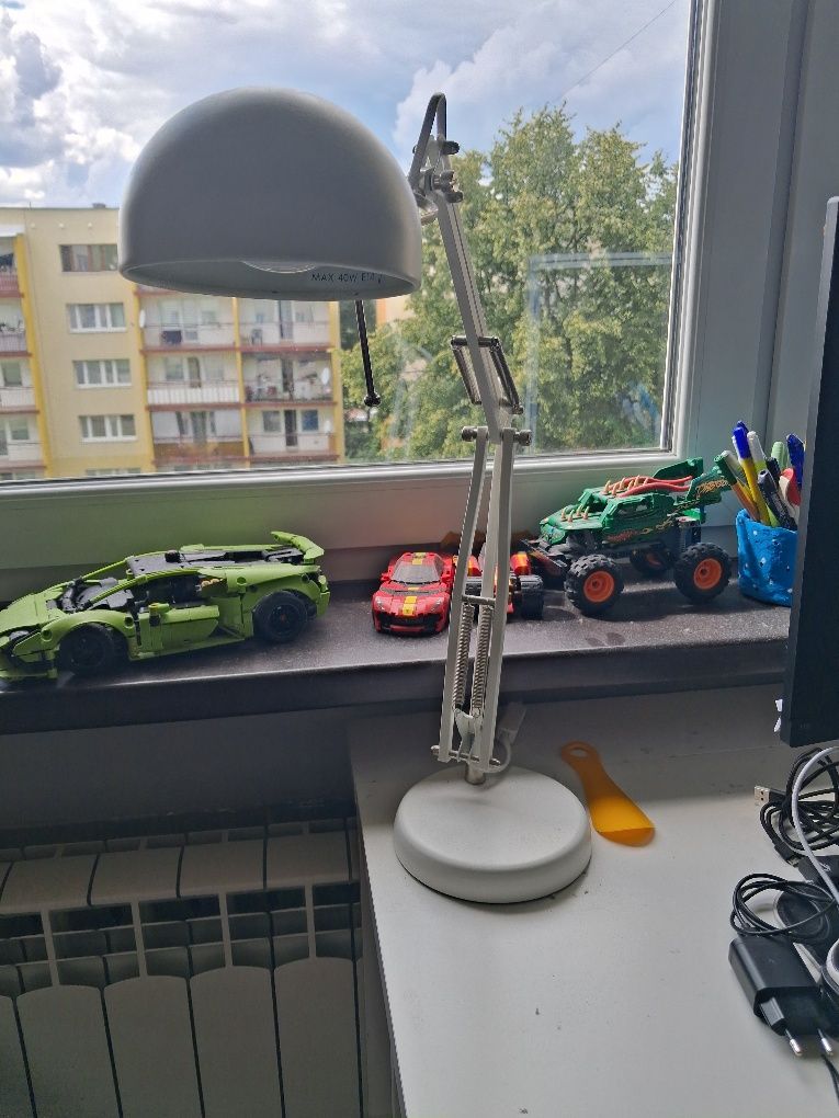 Sprzedam biurko ikea z krzesłem I lampką