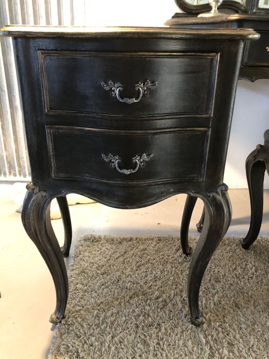 Conjunto Queen Anne, aparador, espelho , banqueta, cadeira, mesas