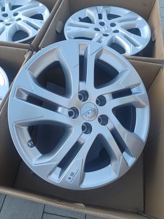 #O1 Alufelgi R17 5x108 Opel Astra Combo Grandland X Vivaro C