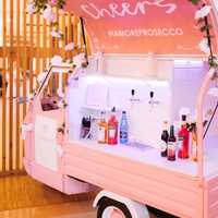 Różowy Prosecco Vana, Food Truck, Piaggio Ape