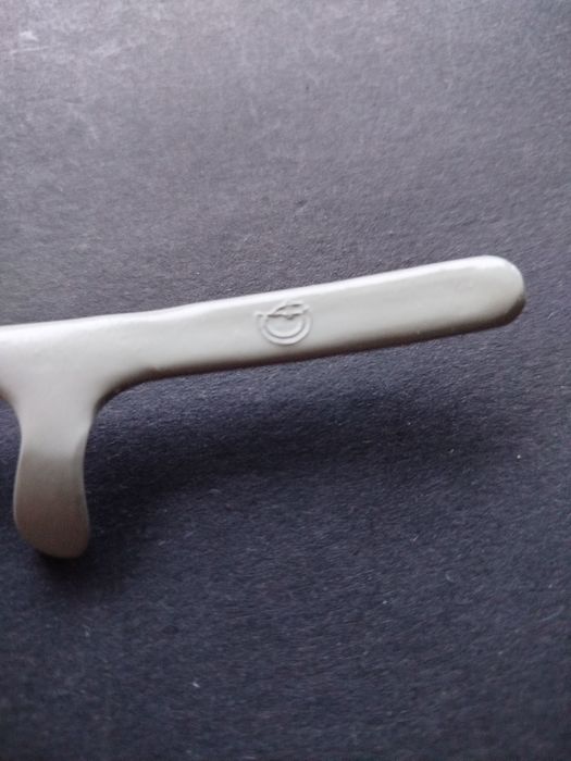 Ручна механічна машинка для стрижки.