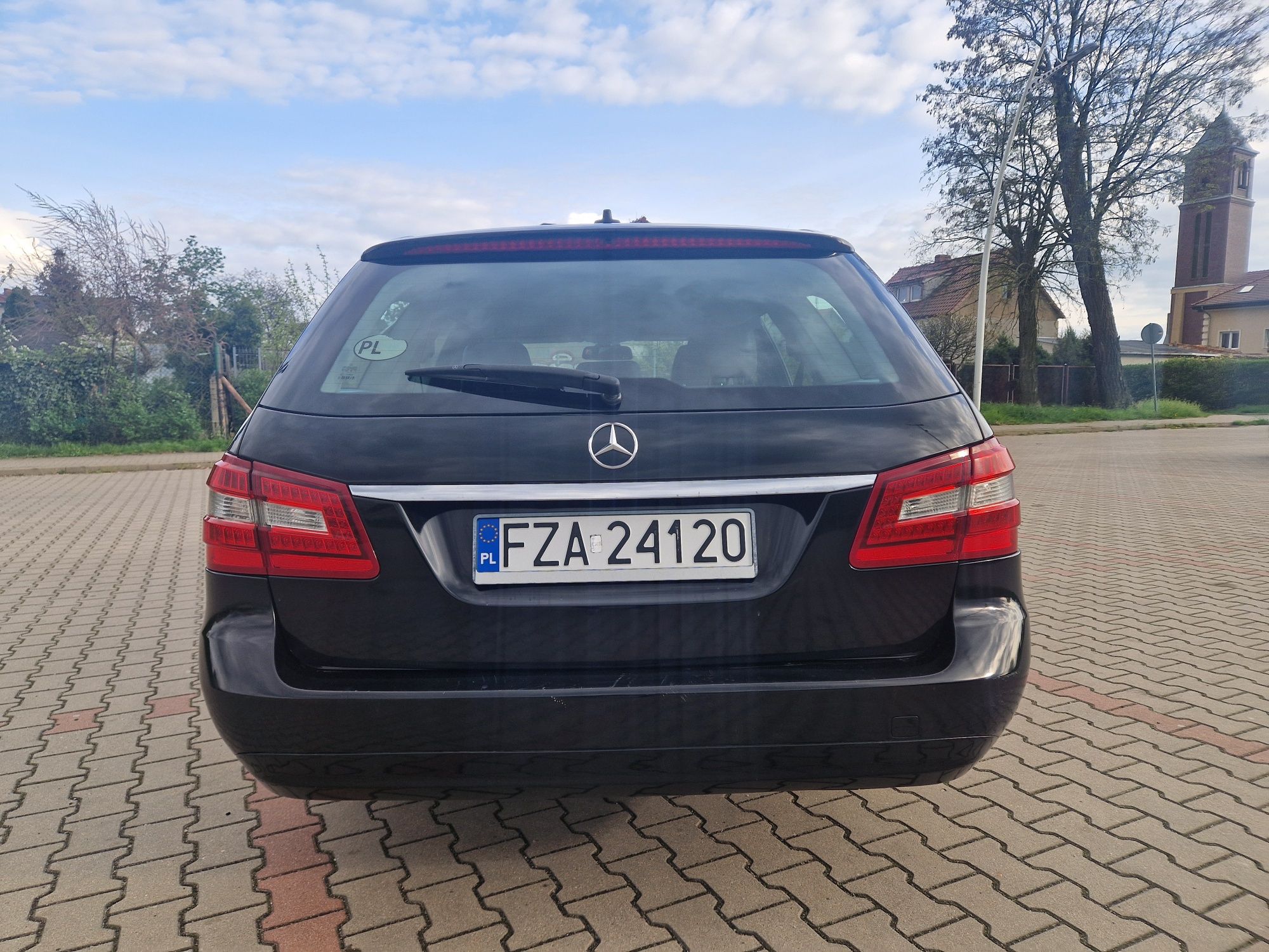 Mercedes e 200 kombi 2011rr lift 2.2 cdi zarejestrowany