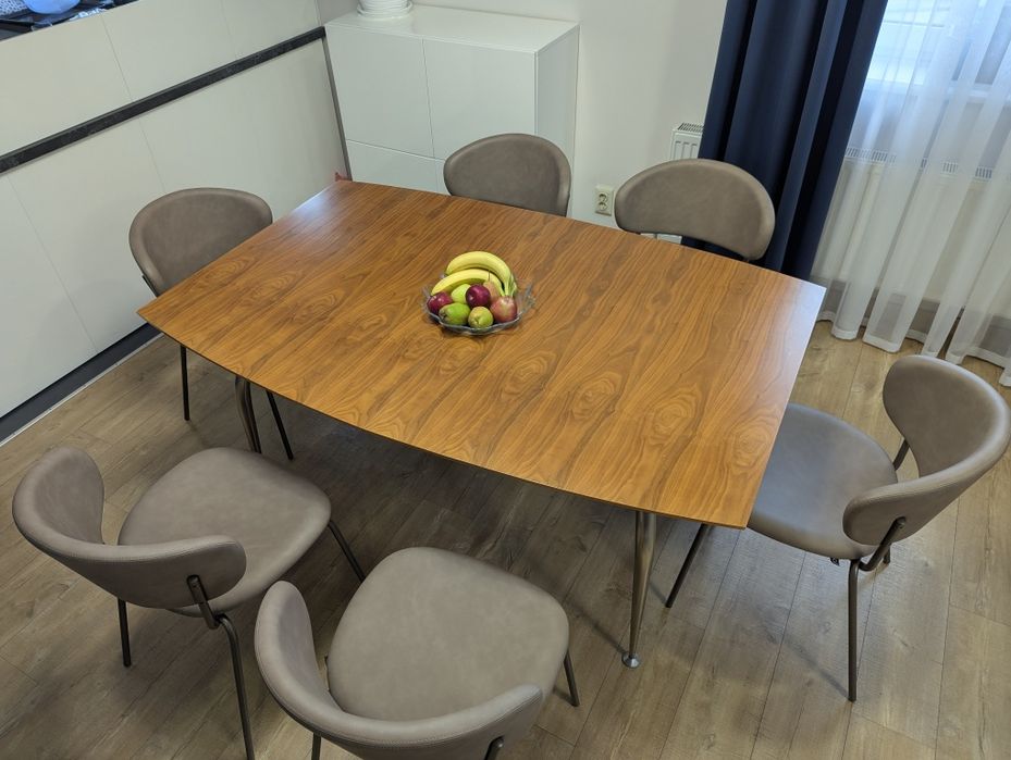 Універсальний розкладний стіл