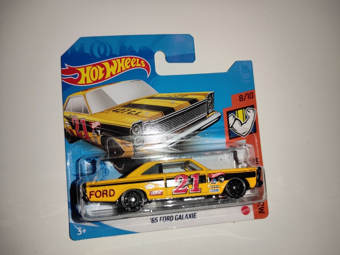Hot wheels th Ford Galaxie '65 trophy hunter muscle mania