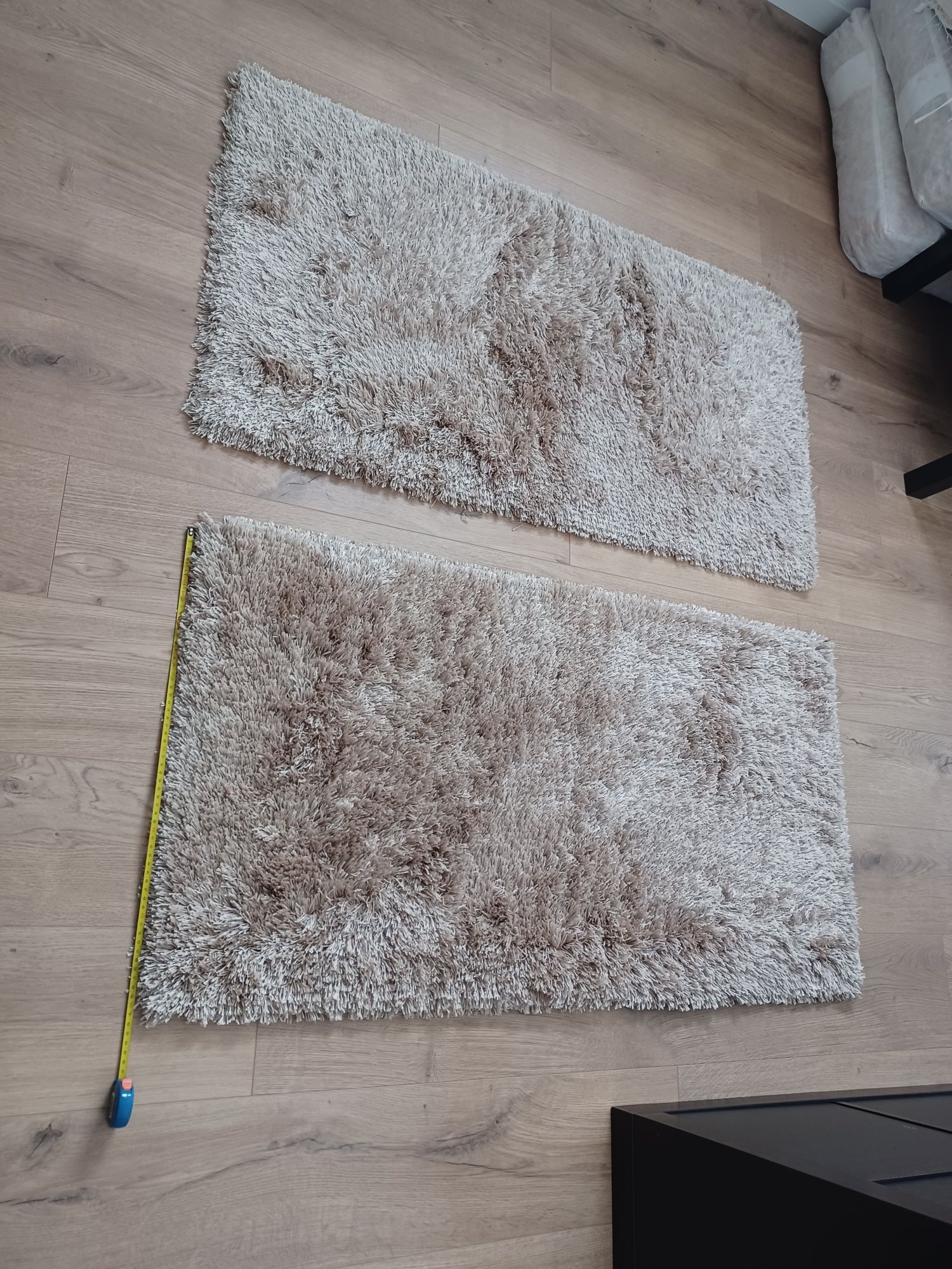 Tapetes de cor beige