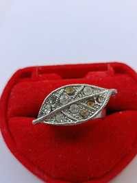 Srebrny pierścionek masywny liść rozmiar 9