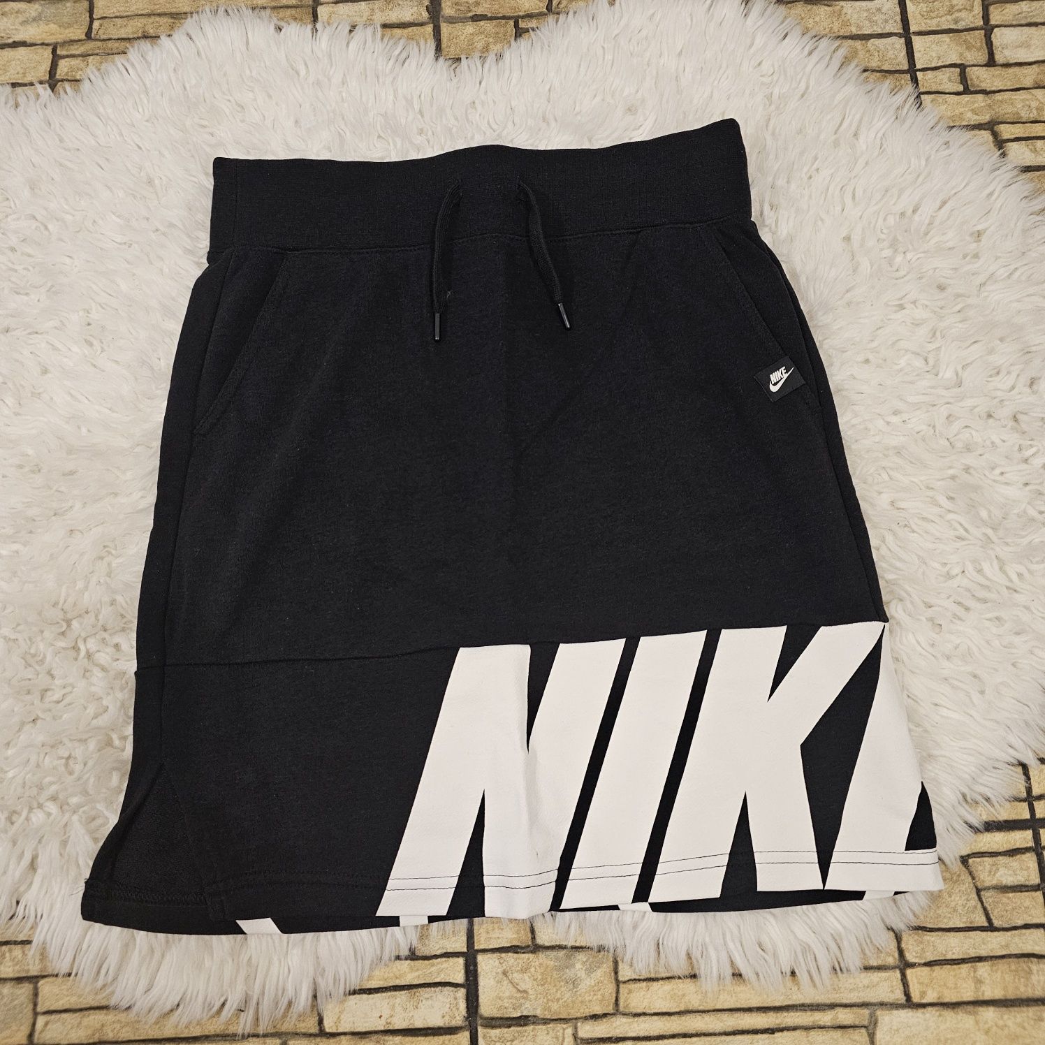 Spódnica Nike czarna