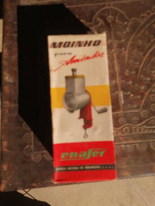 moinho de amendoa vintage , caixa original