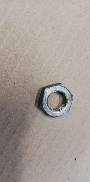 Fiat 126p nakrętka mocujaca kierownicę do wersji FL i EL