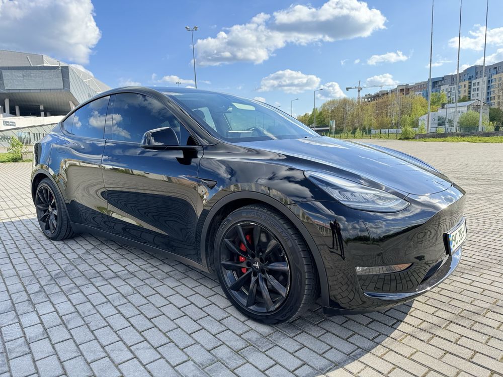 Tesla model Y Performanse 2020