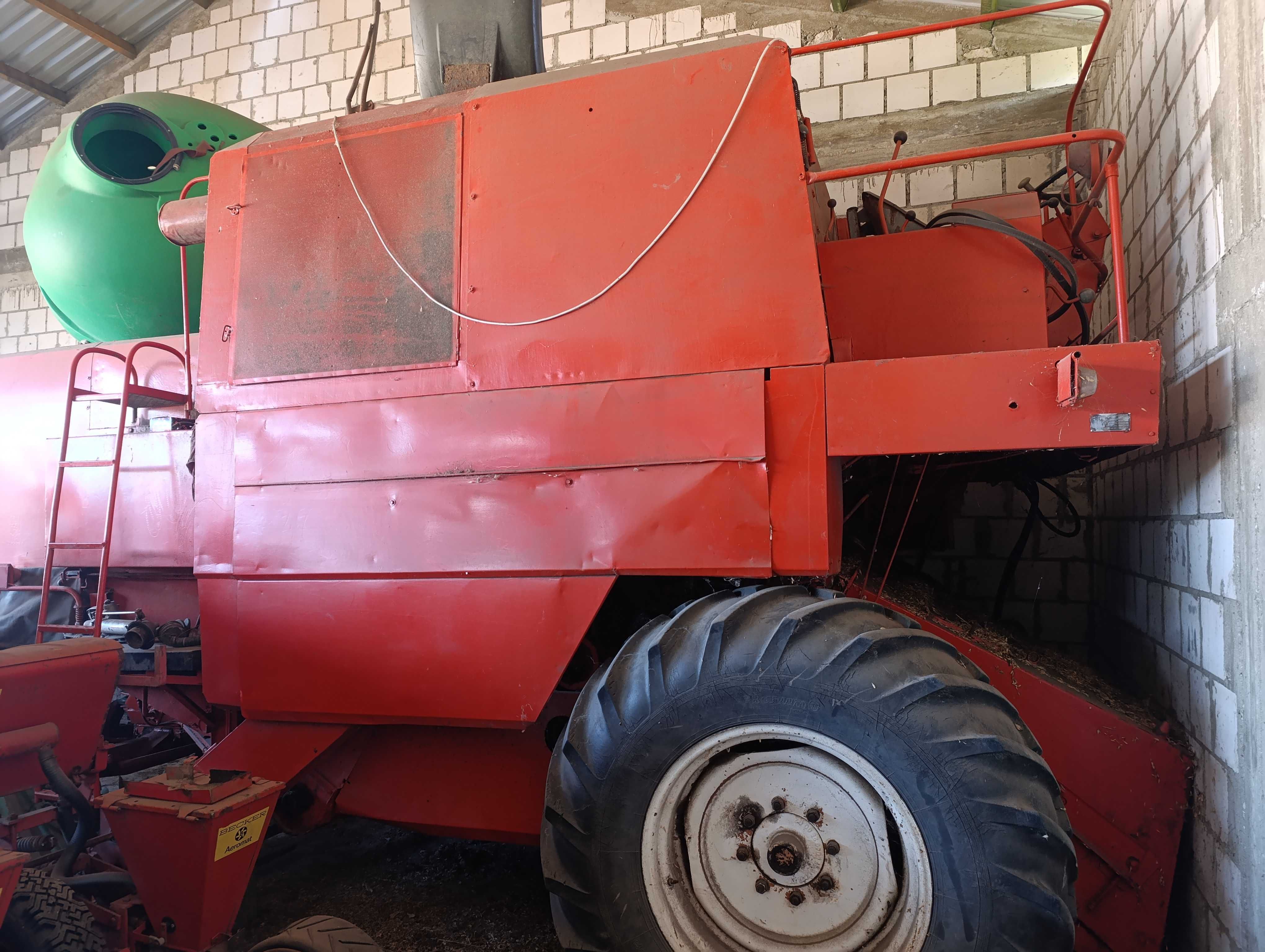 Kombajn bizon z056