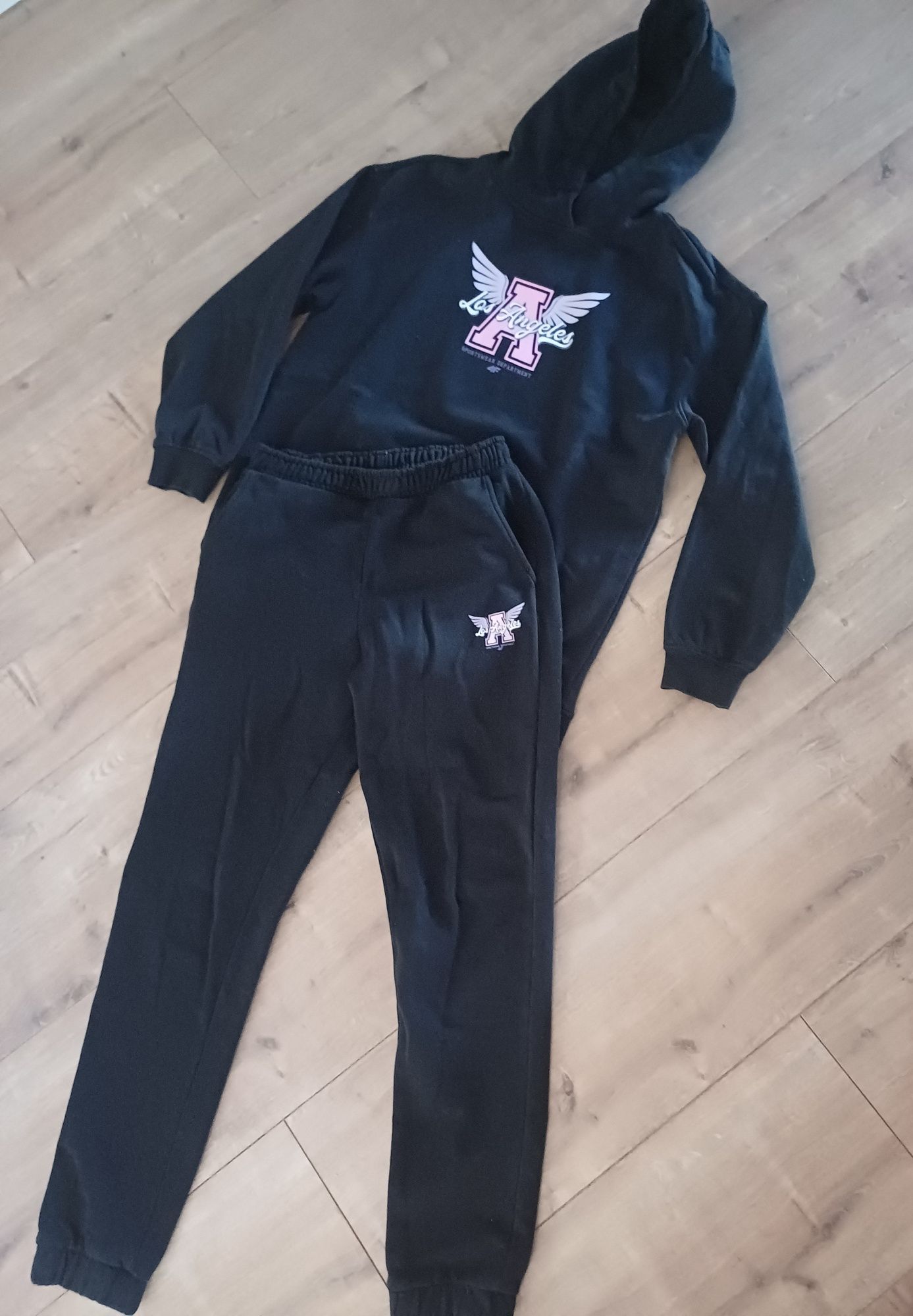 Dresy 4f dziewczęce 164cm