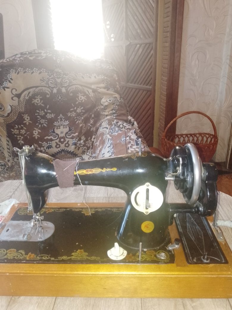 Швейная машина ПМЗ 2-м класс