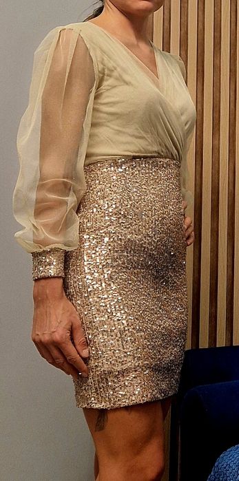 Sukienka z cekinami S