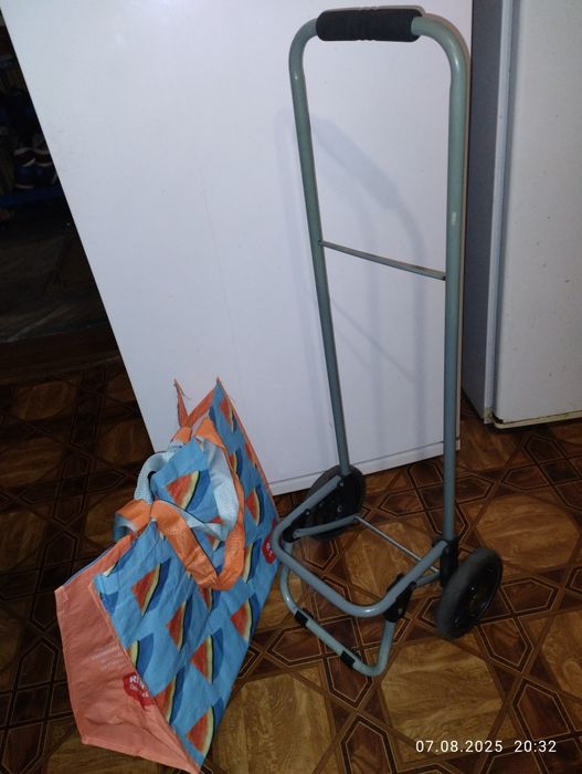 Тачка для покупок,кравчучка.