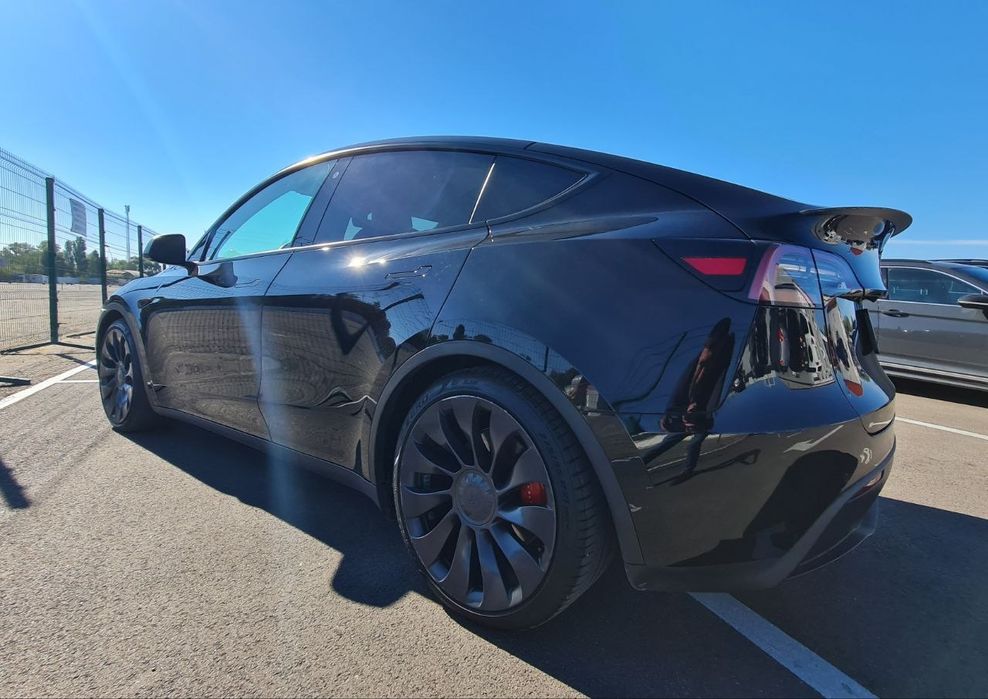 Tesla Model Y Dual Motor Performance 2021
