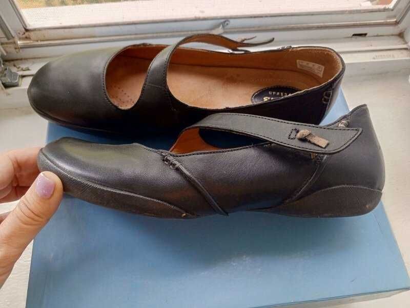 Шкіряні туфлі clarks,р. 41,