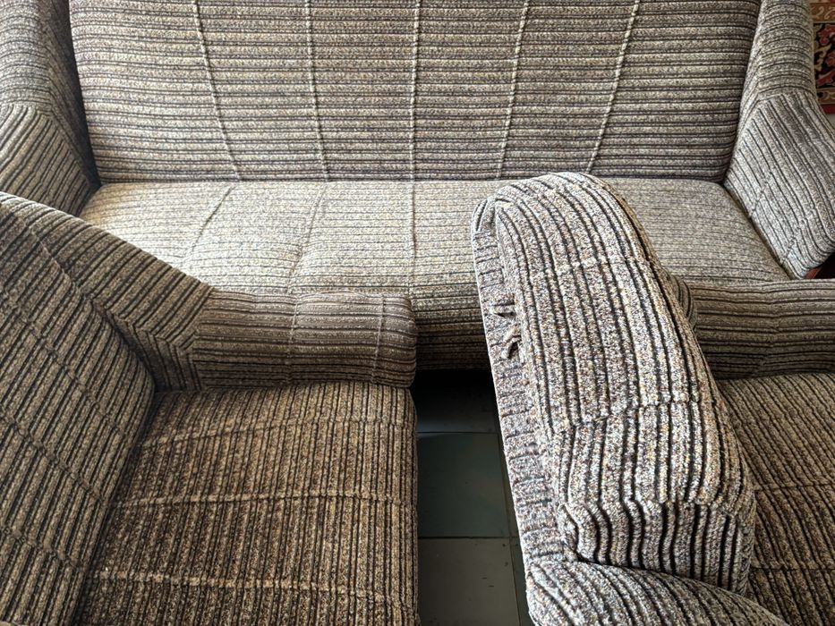 Продам диван + 2 кресла