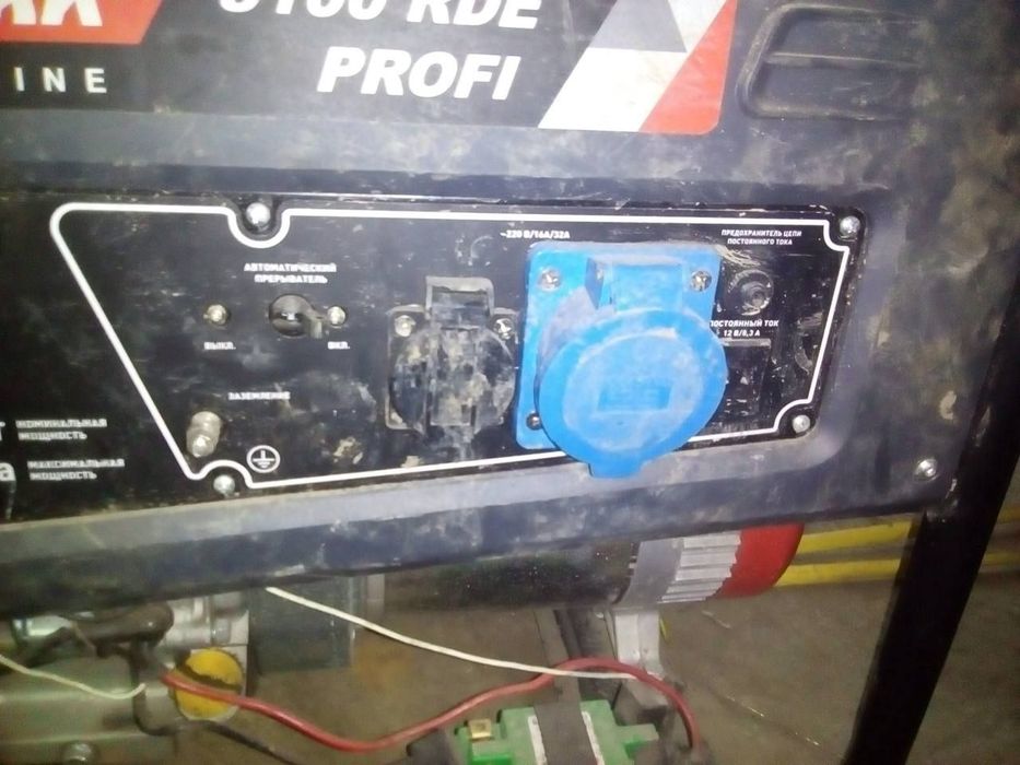 Бензогенератор 8.1 КВ на запчасти или ремонт