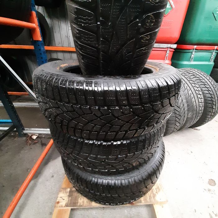 Opony Zimowe DUNLOP 215/60R17C 104/102H