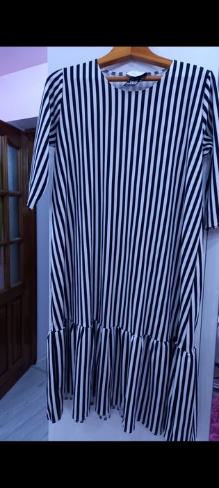Плаття жіноче біла і сіра смужка, гарне