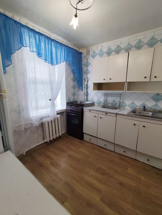 Продаж 3-кімнатна в Центрі в цегляному будинку