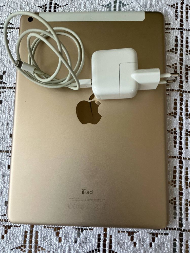 IPad 5 32gb cellular  gold A1823