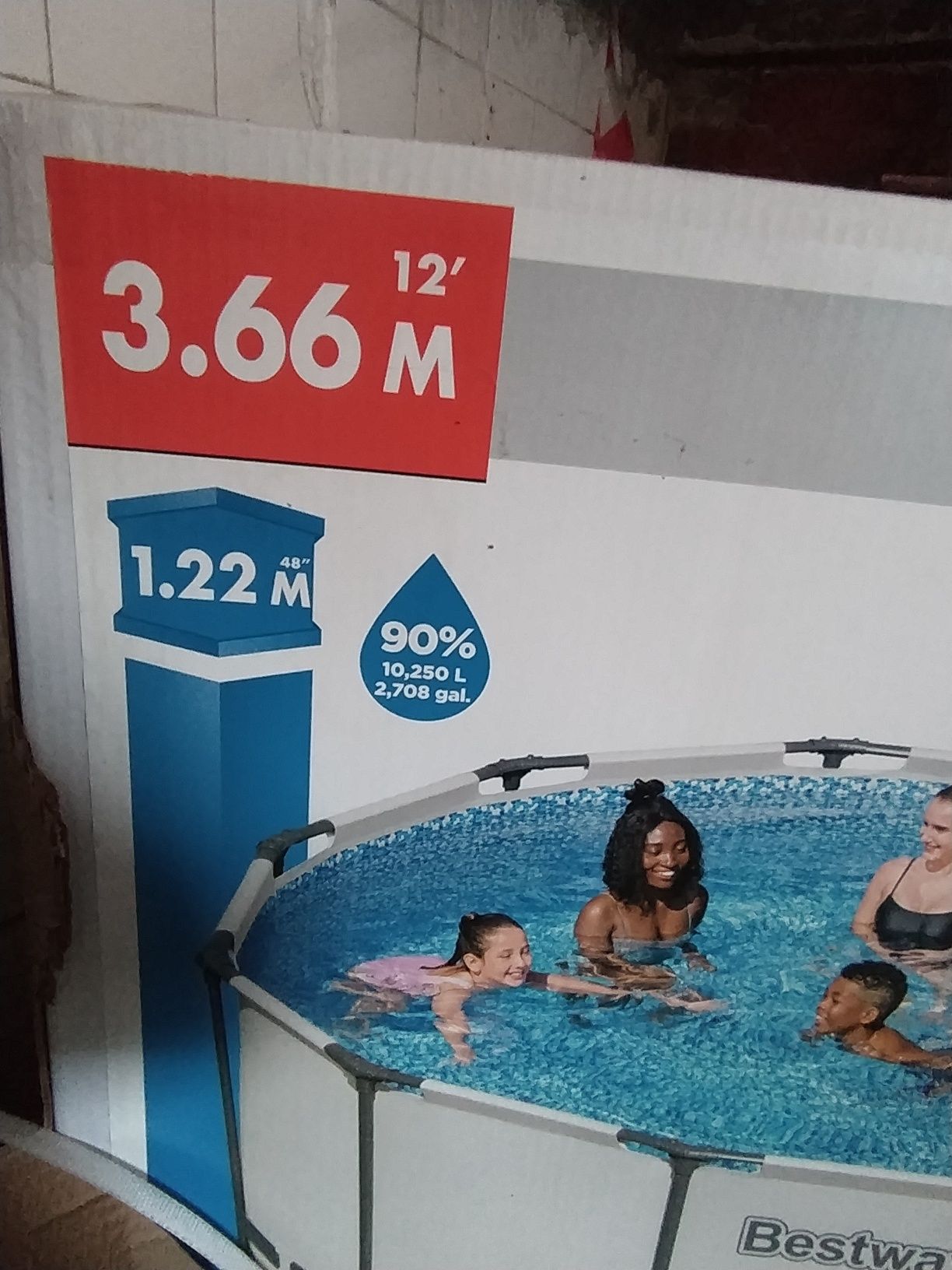 Piscina grande como nova