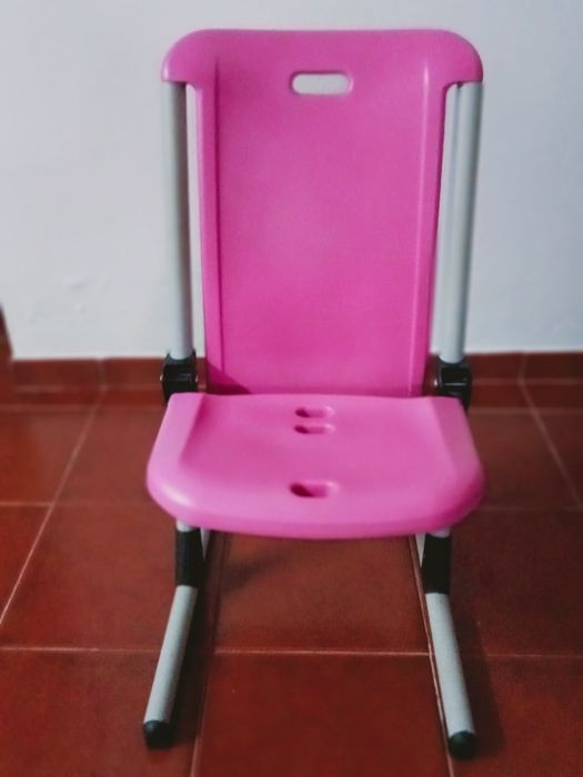 Cadeira com acento regulável