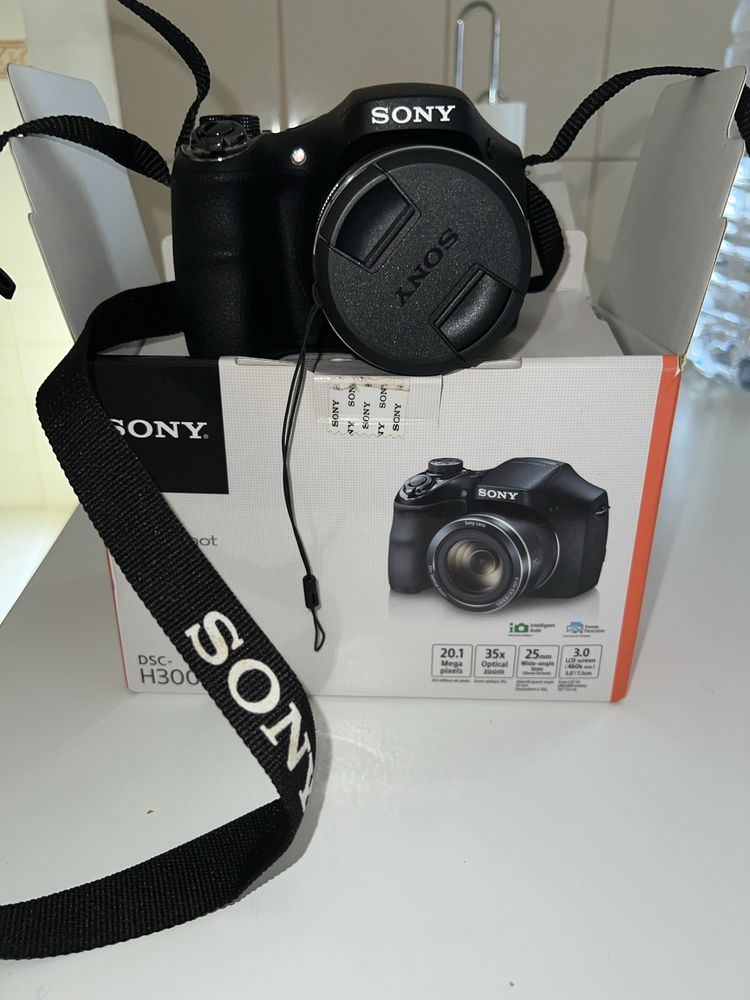 Máquina Fotográfica SonyDSC-H300