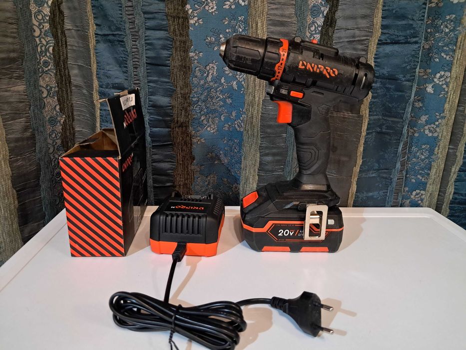 Шуруповерт аккумуляторный DNIPRO -M CD-218