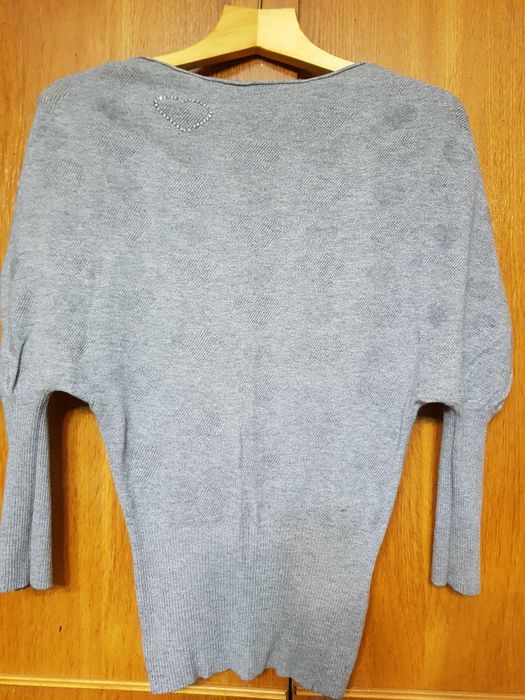 Продам трикотажну кофту М