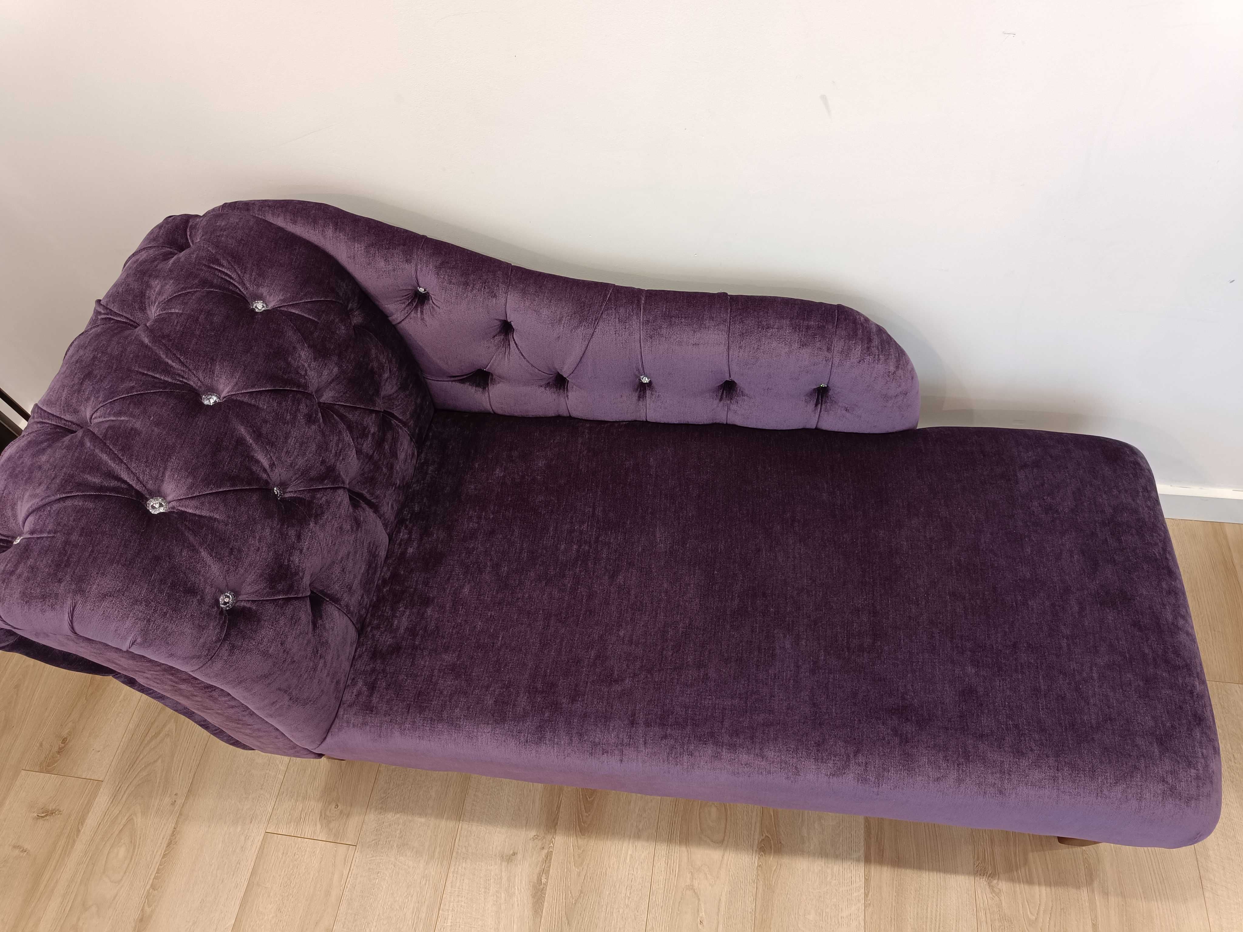 Szezlong Chesterfield z diamentami