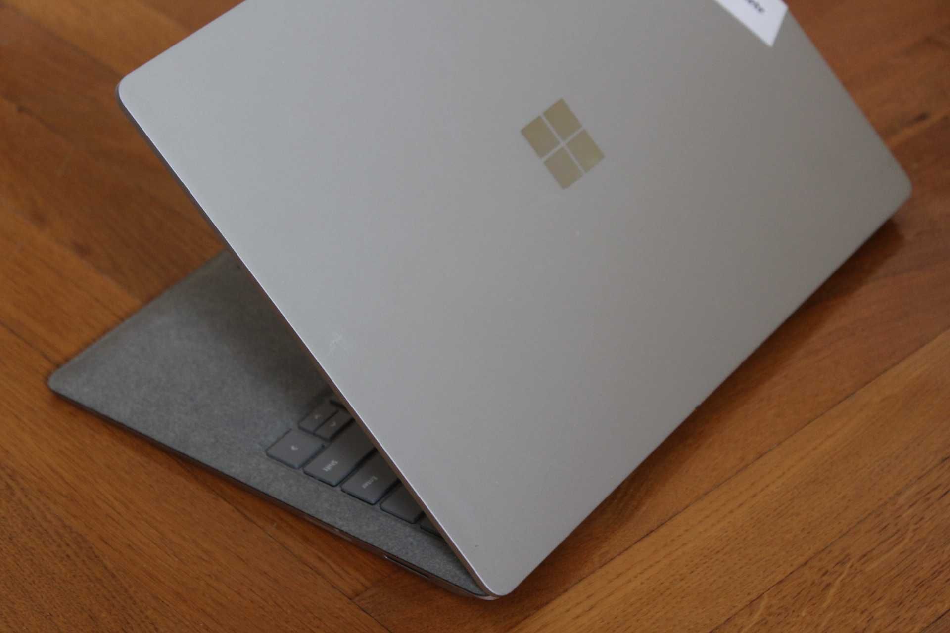 13.5" Microsoft Surface laptop 2 1769 i5-8350U 256Gb NVMe 16Gb RAM