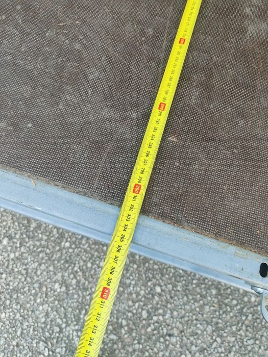 Atrelado de carga fechado