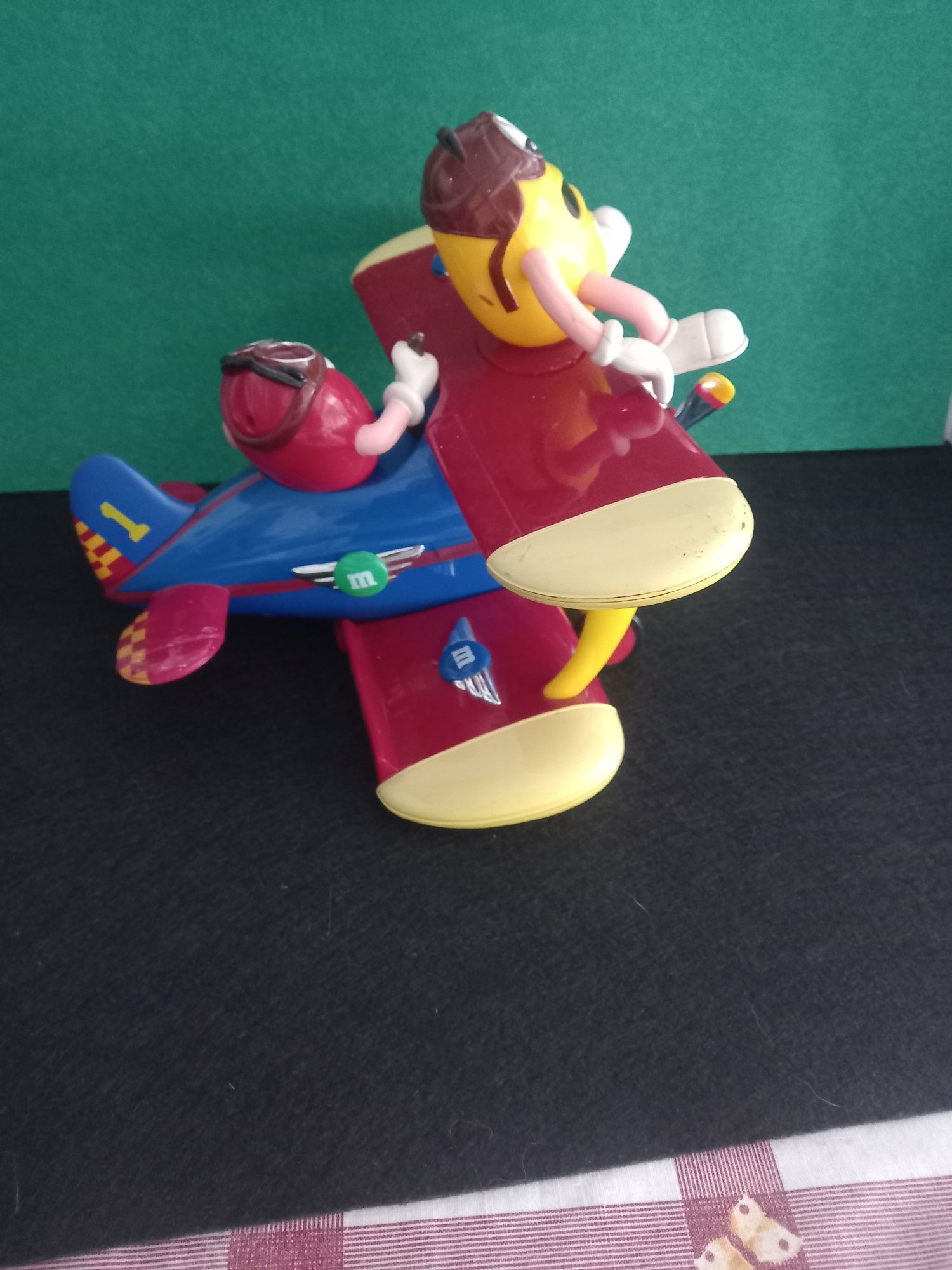 Avião M & M.....