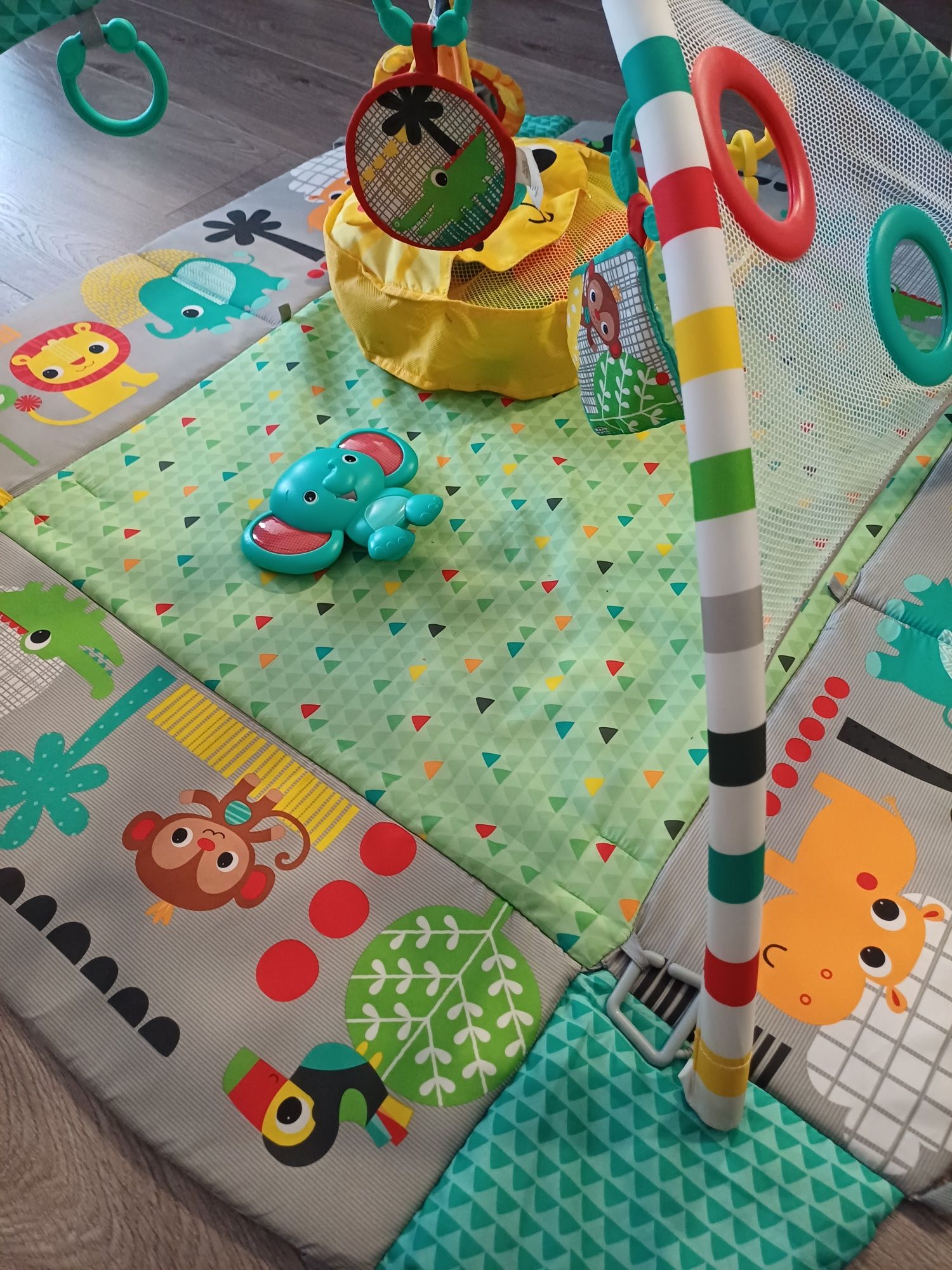 Tapete Atividades Bebé