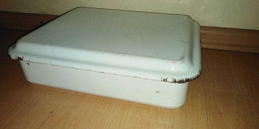 Pojemnik metalowy emalia PRL stary kuchenny