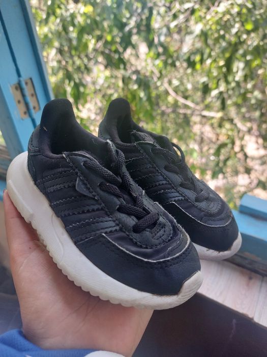 Кросівки дитячі 22-23розмір