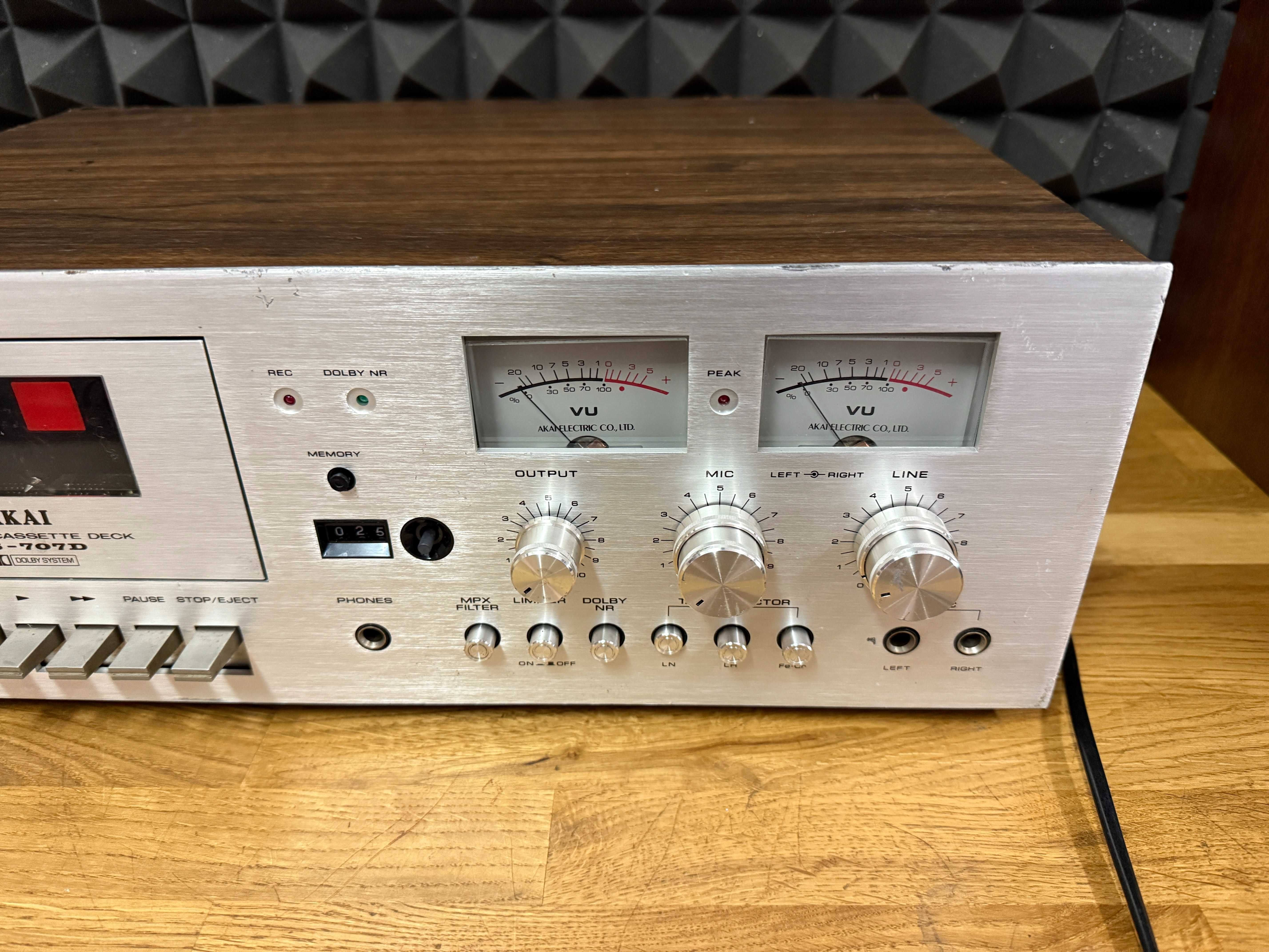 Magnetofon Akai CS-707D