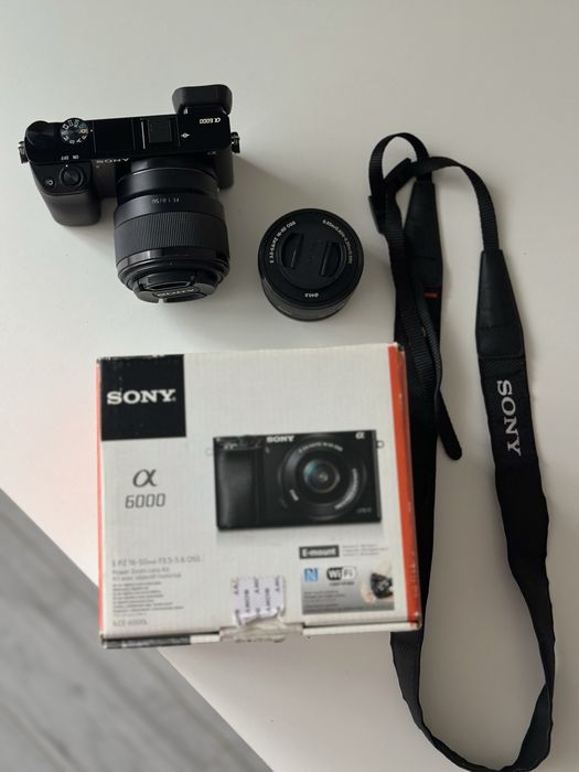 Sony a6000 з двома обєктивами