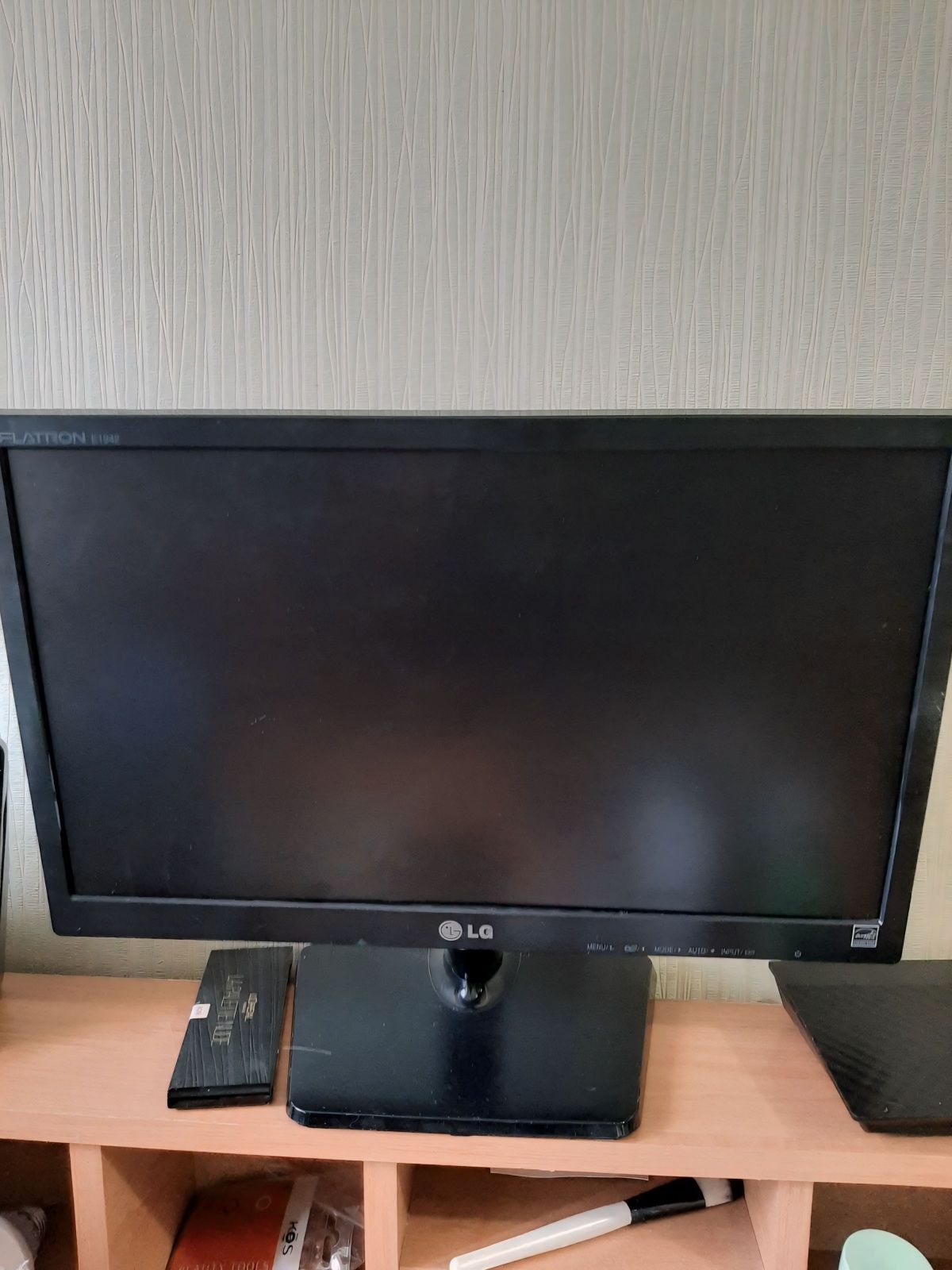 Комп'ютерний монітор LG