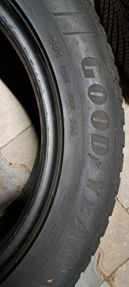 225/55/17 Goodyear Vector 4Seasonsn