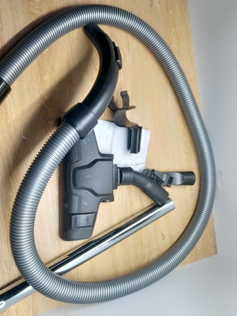 Bosch series 2 bgc05a220a Odkurzacz Bezworkowy kompaktowy mocny 700w