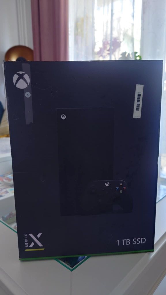 Xbox Series X plus dwa pady