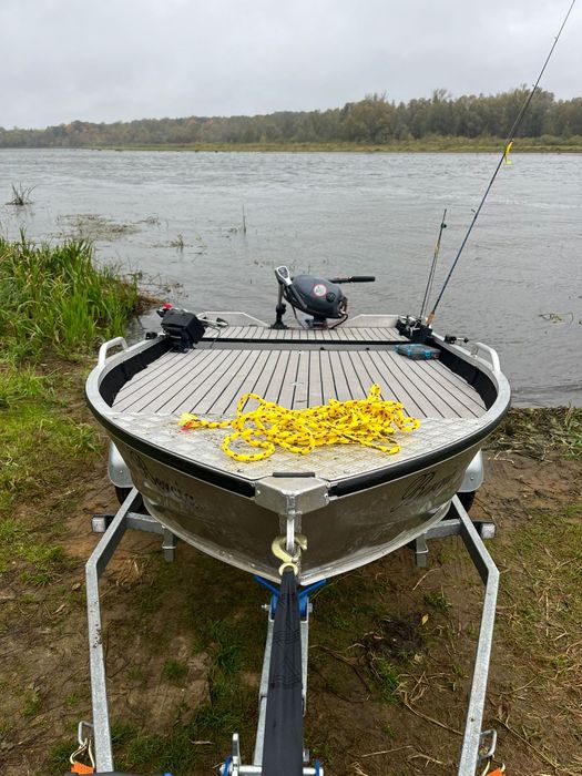 Łódka aluminiowa typu bassboat