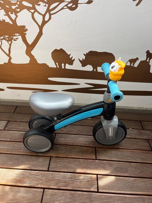 Rowerek biegowy trójkołowy