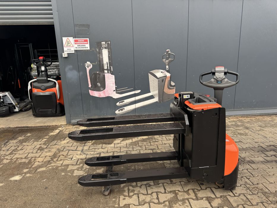 Paleciak elektryczny Toyota BT SWE 080 L 60 cm 800 kg wózek Toyota